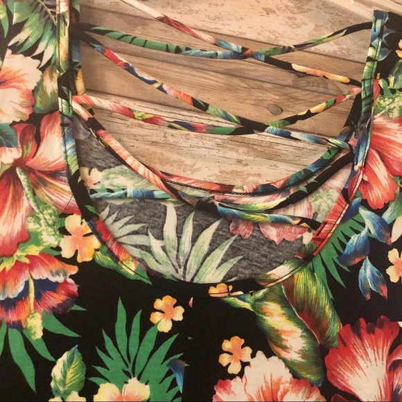 NEW✨ Tropical Hawaiian Floral Lace Tie Back Dress - Picture 5 of 6